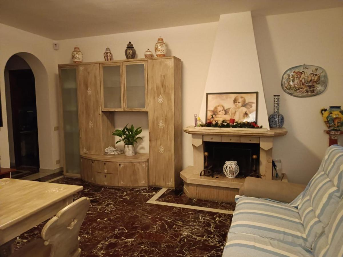 Pirro & Sharon House Bed and Breakfast Pianore Exteriör bild