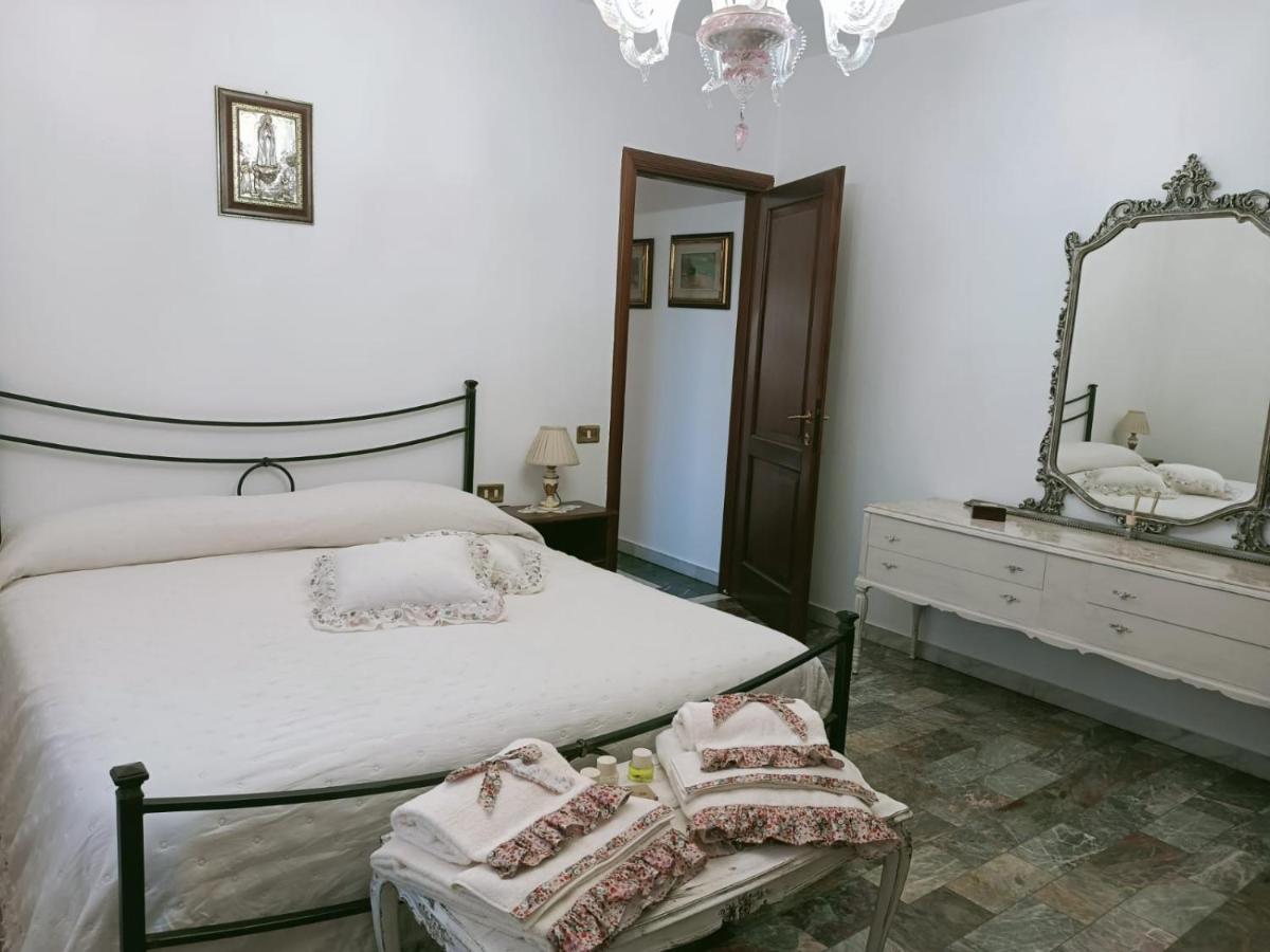Pirro & Sharon House Bed and Breakfast Pianore Exteriör bild
